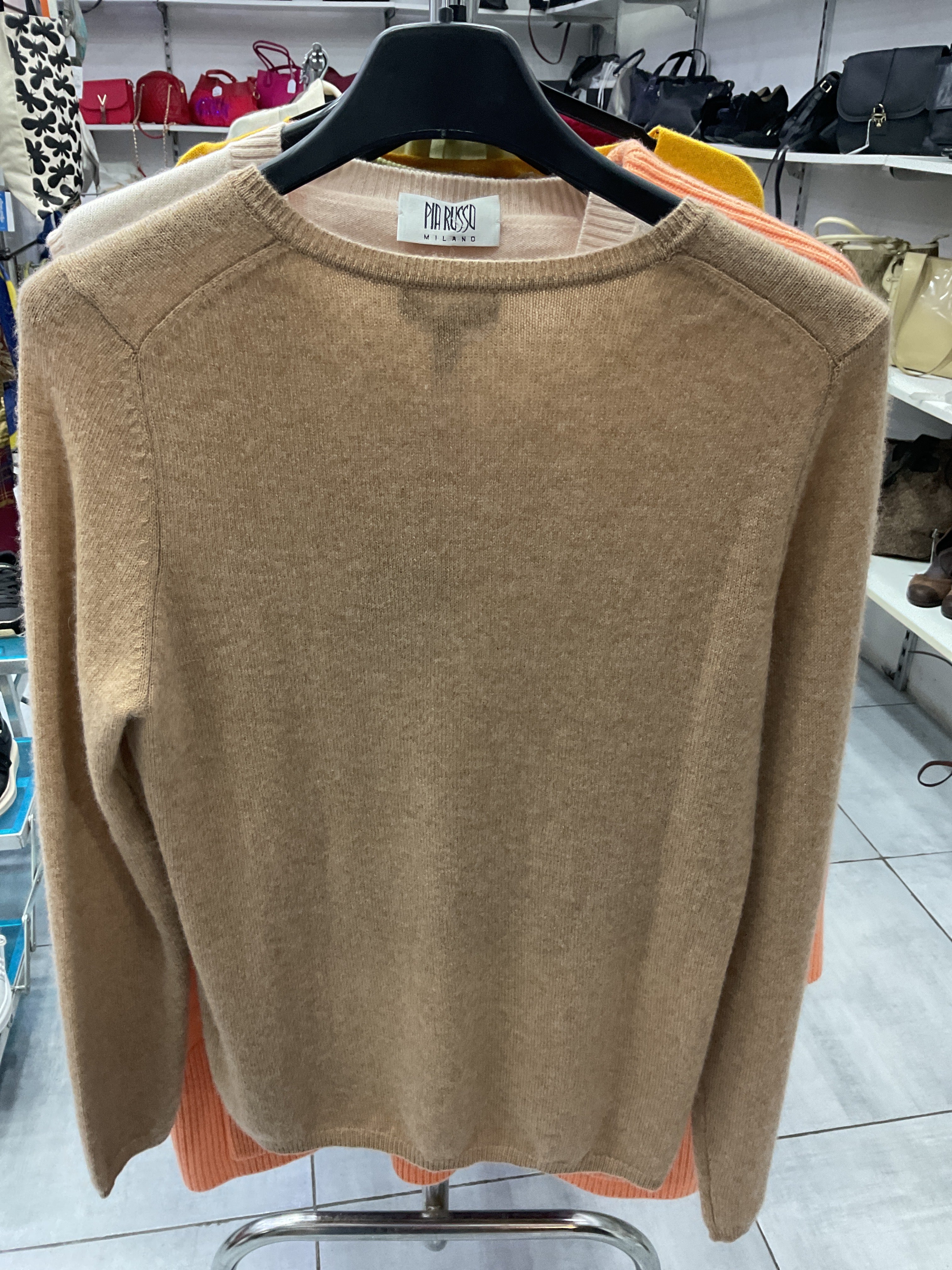 Cashmere donna