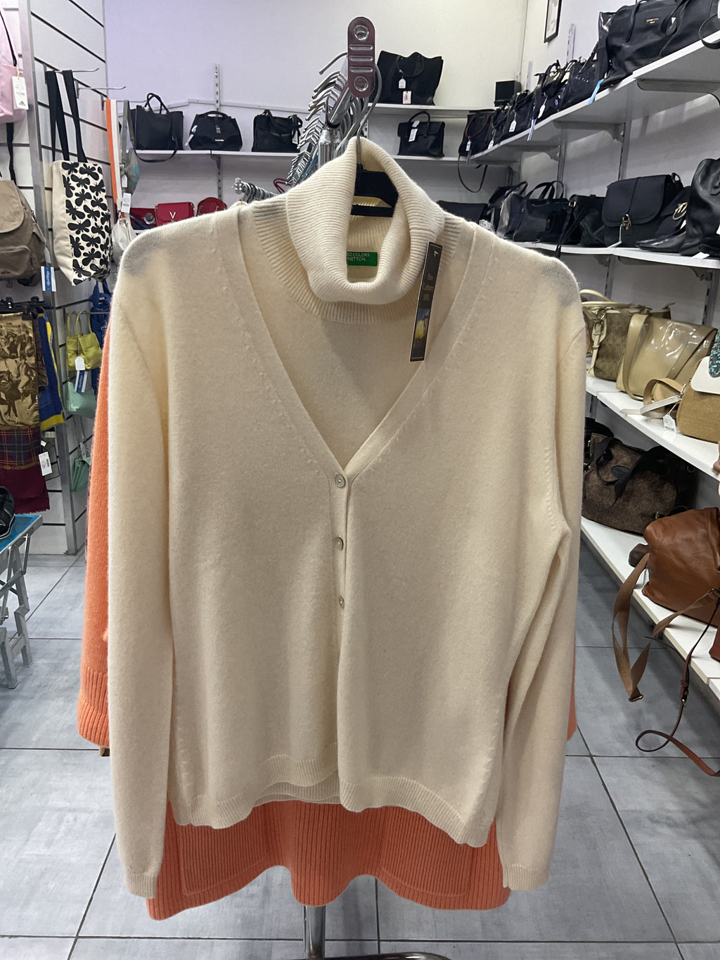 Cashmere donna