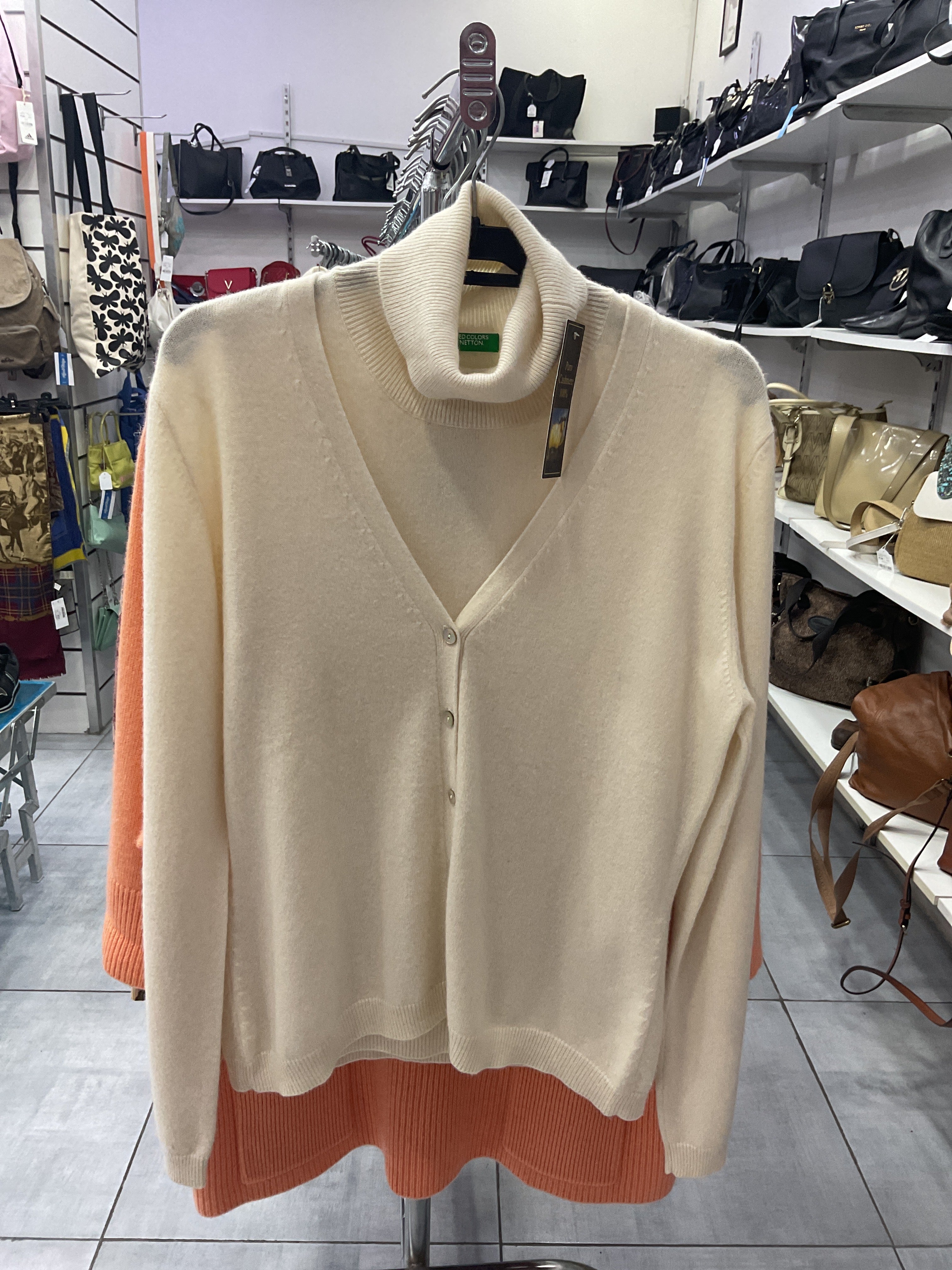 Cashmere donna