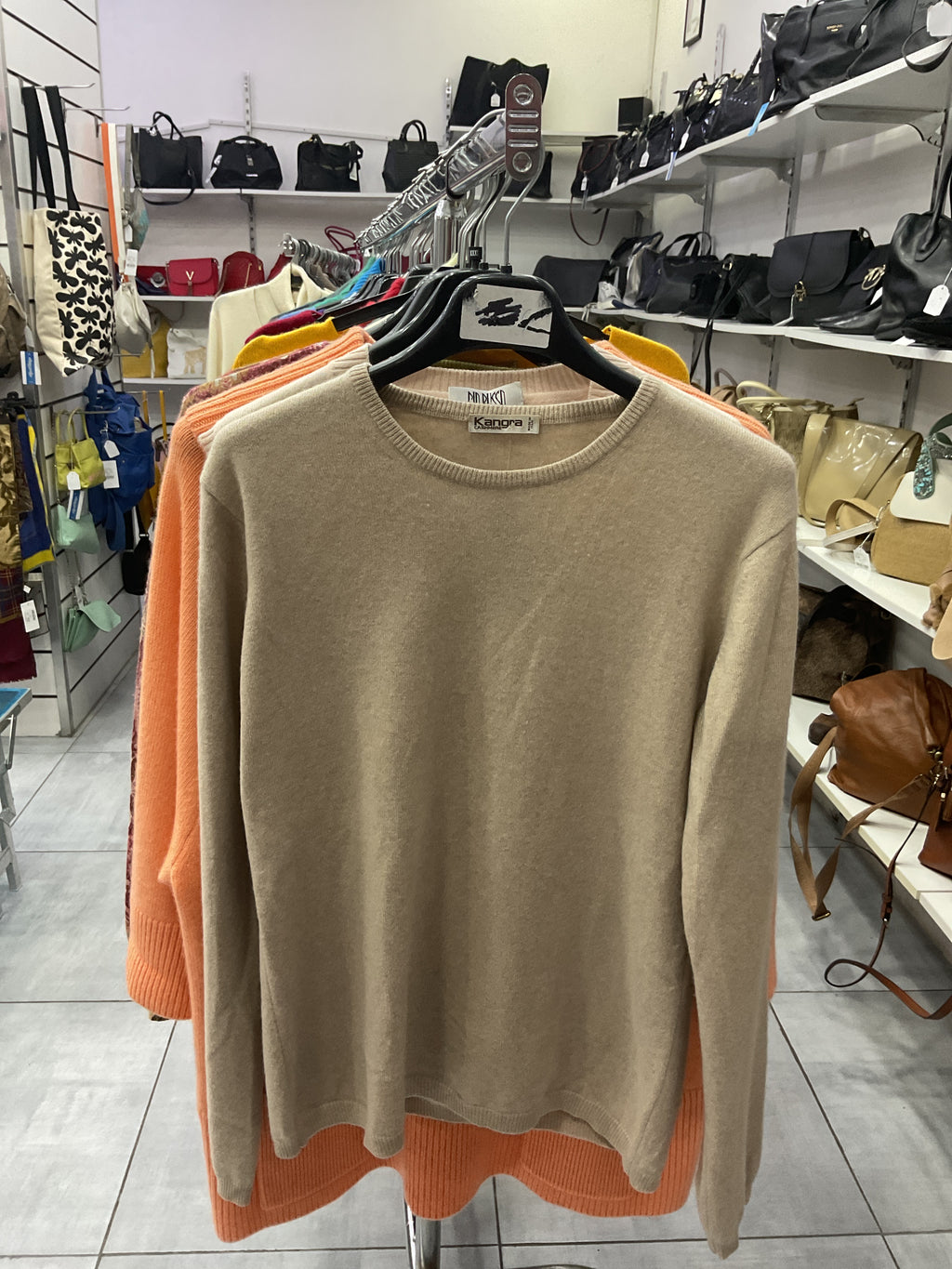 Cashmere donna