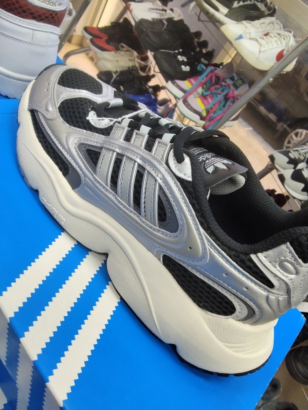 Adidas Ozmillen scarpe donna