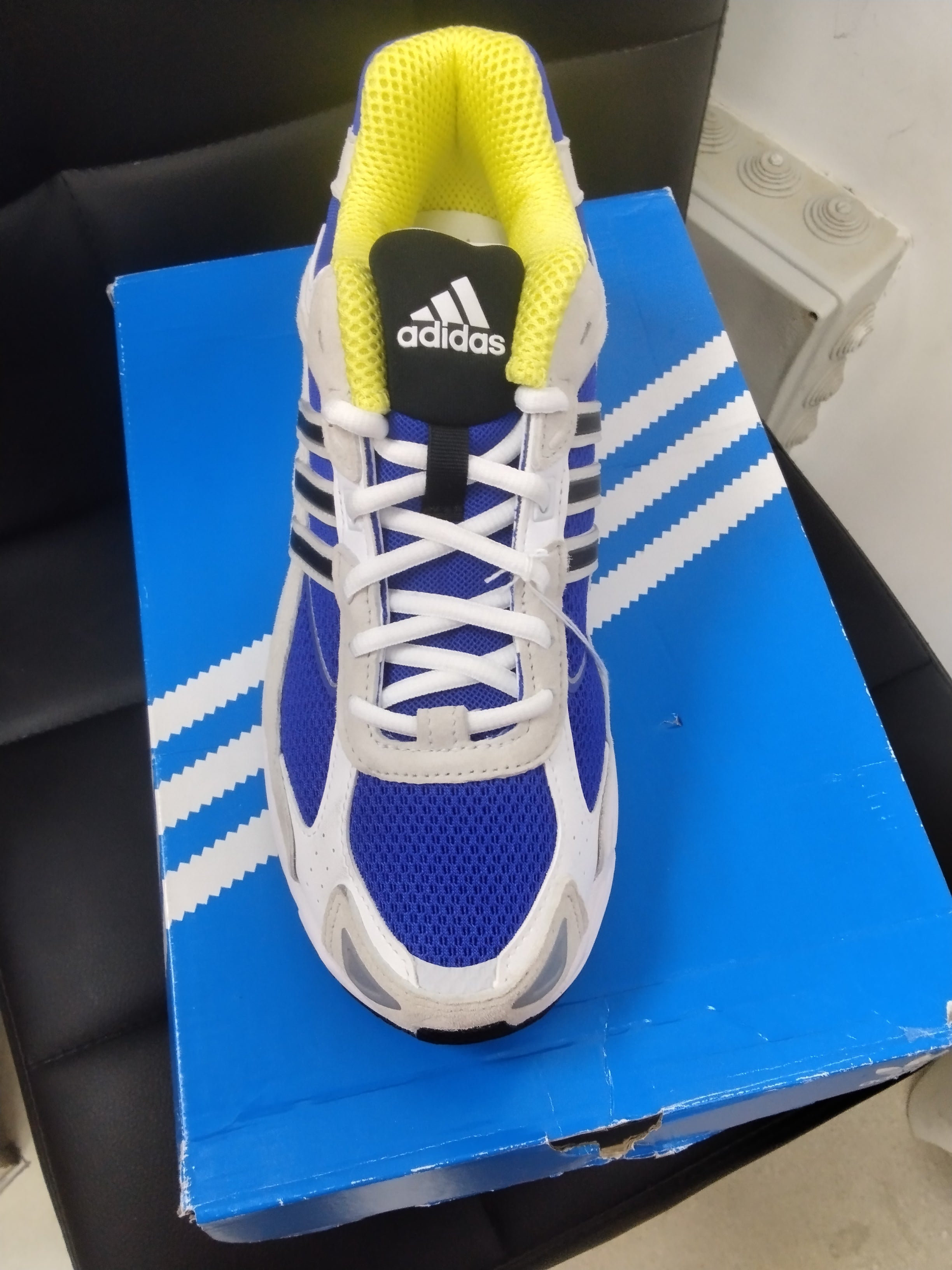Adidas Response CL