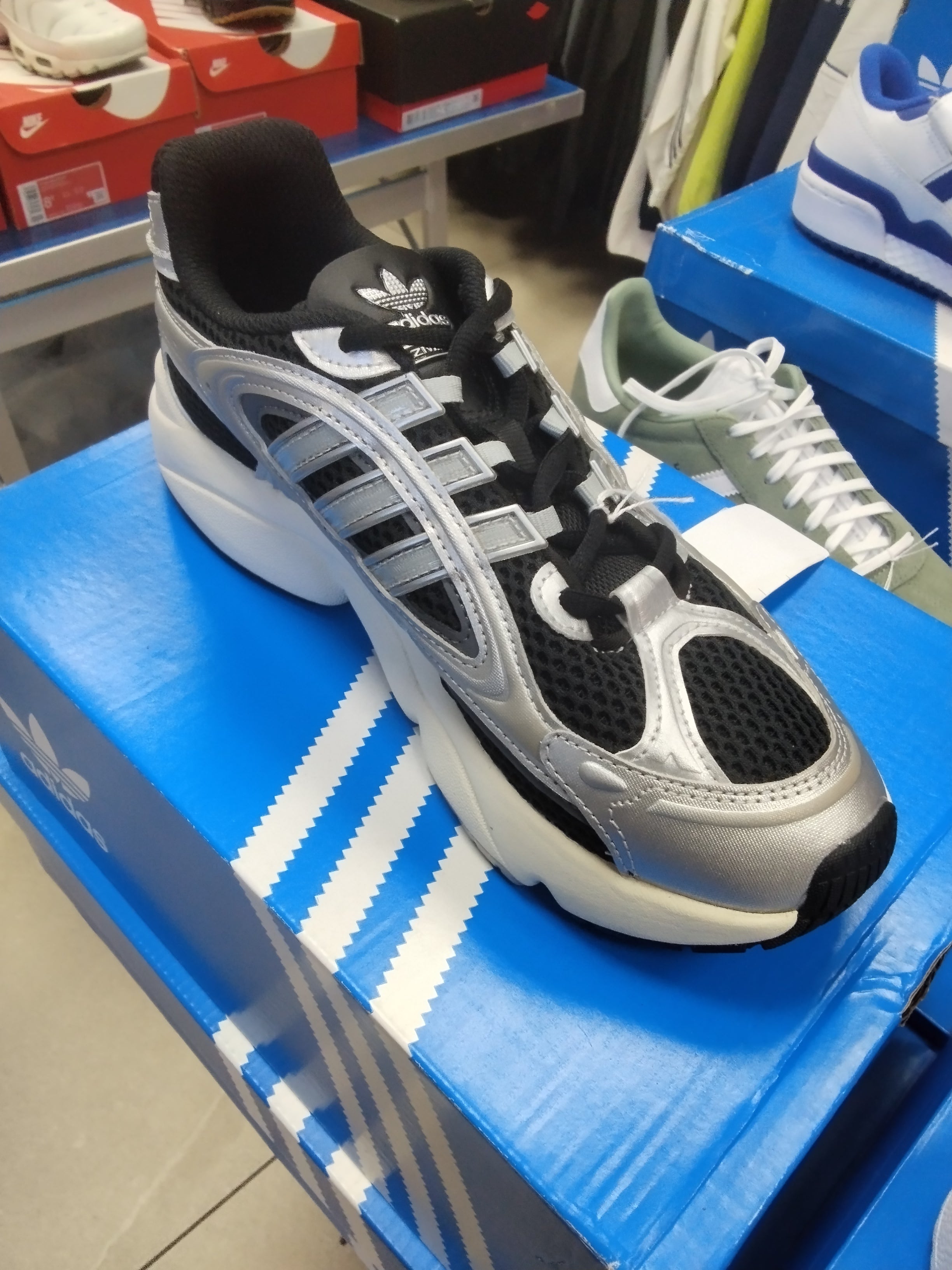 Adidas Ozmillen scarpe donna
